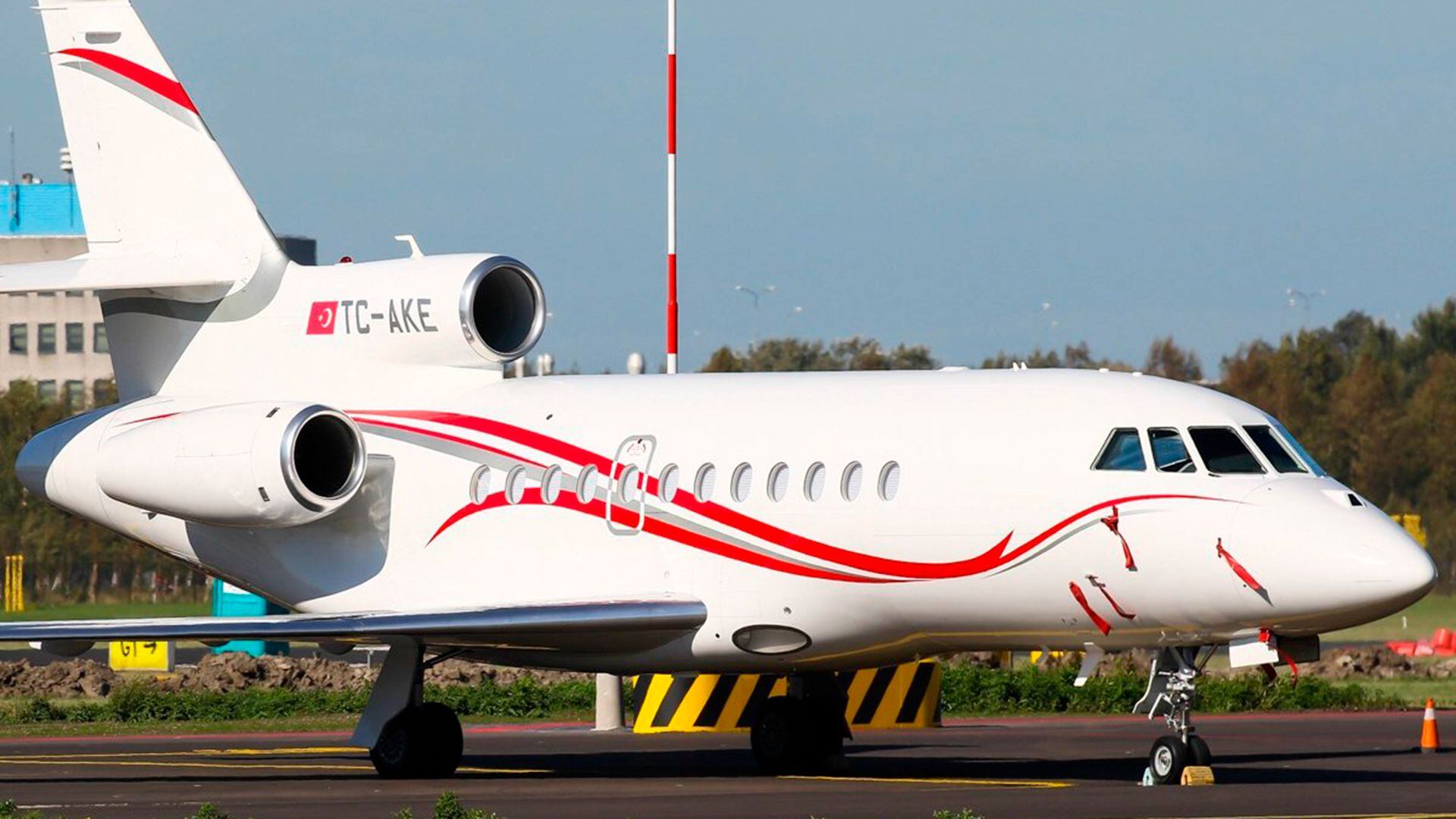 El avión Dessault Falcon 900LX de una empresa turca que traslada a cinco pasajeros de Venezuela hacia Buenos Aires (@Jetfotos)