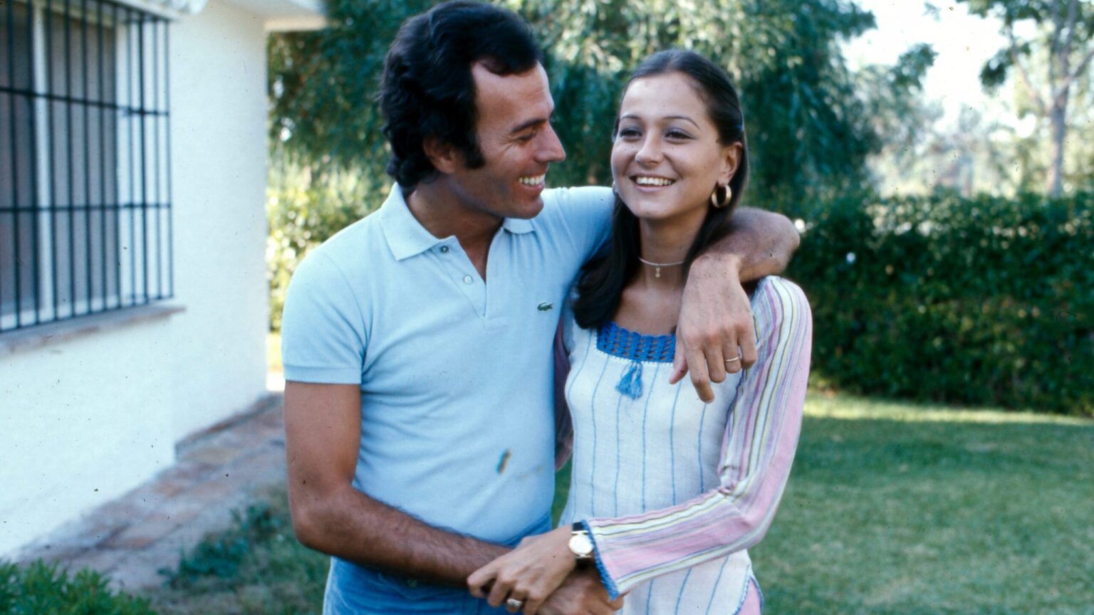 Julio Iglesias e Isabel Preysler se casaron en 1971 y estuvieron cinco años juntos (Archivo)