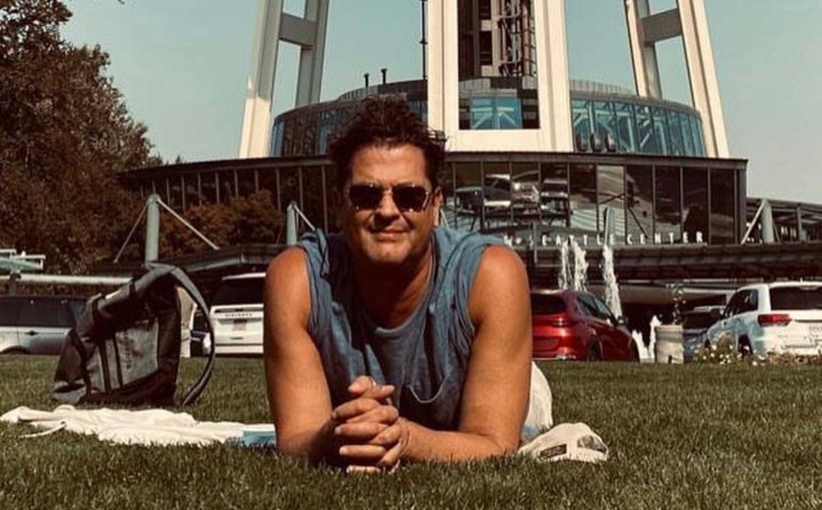 Carlos Vives le trasmite felicidad a sus fanáticos en redes sociales a causa de su gira 'Después de todo, Vives'. Instagram: Carlos Vives