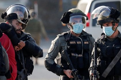 Israel anunció un despliegue masivo de fuerzas de seguridad para frenar la violencia interna en las ciudades (REUTERS/Mohamad Torokman)