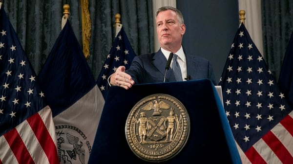 Bill de Blasio, en su carta al máximo directivo de Amazon, recuerda que en la ciudad se realizan actividades del gigante del comercio en sectores como: cine, tecnología y comercio minorista (Getty)