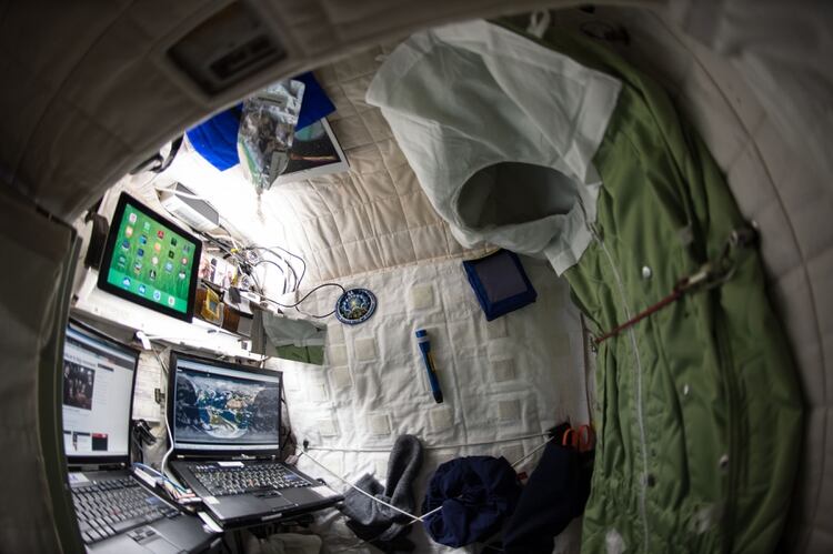 El  espacio donde dormía Kelly durante su estadía en el espacio (Scott Kelly/NASA )