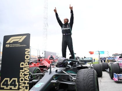 Mercedes paga la couta más alta para competir en la F1 por los éxitos de Lewis Hamilton (REUTERS)