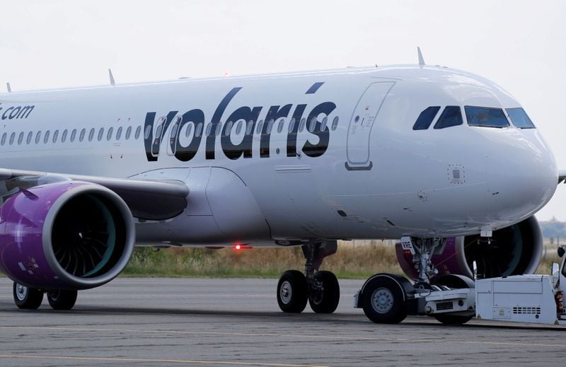 Imagen de archivo. Un avión de pasajeros Airbus A320neo de la aerolínea mexicana de bajo costo Volaris es fotografiado en la pista de Colomiers cerca de Toulouse, Francia. 10 de julio de 2018. REUTERS / Regis Duvignau