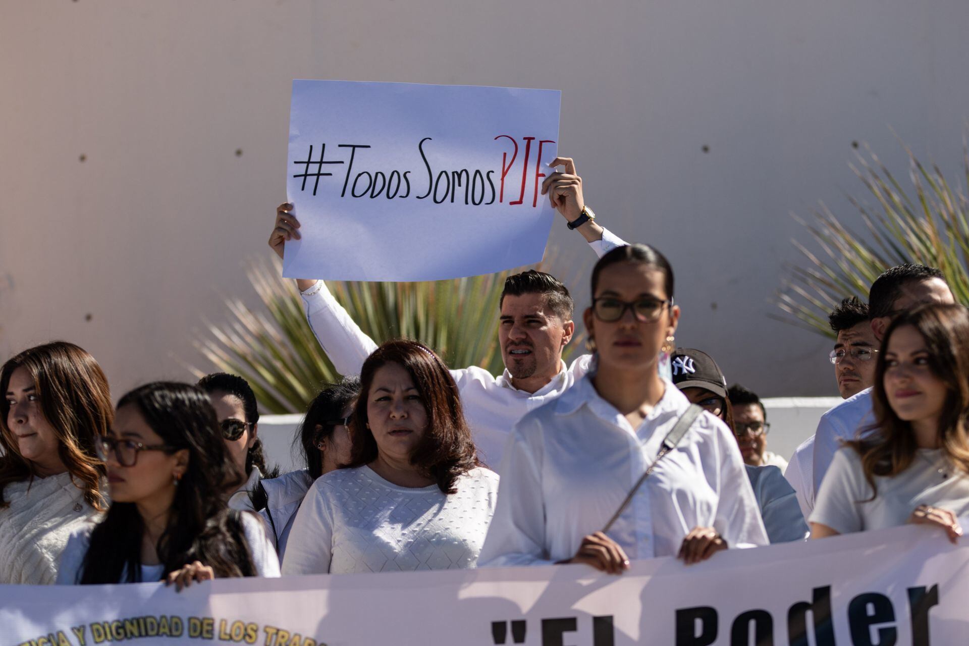 Trabajadores anuncian paro nacional en protesta contra la desaparición de fideicomisos
FOTO: ADOLFO VLADIMIR /CUARTOSCURO.COM