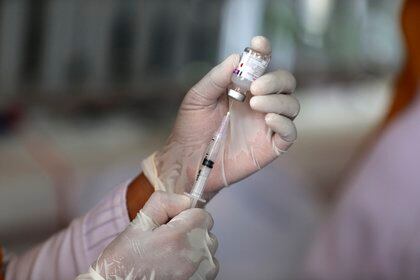 Varios laboratorios trabajan en una vacuna contra el Covid-19 EFE/EPA/HOTLI SIMANJUNTAK/Archivo
