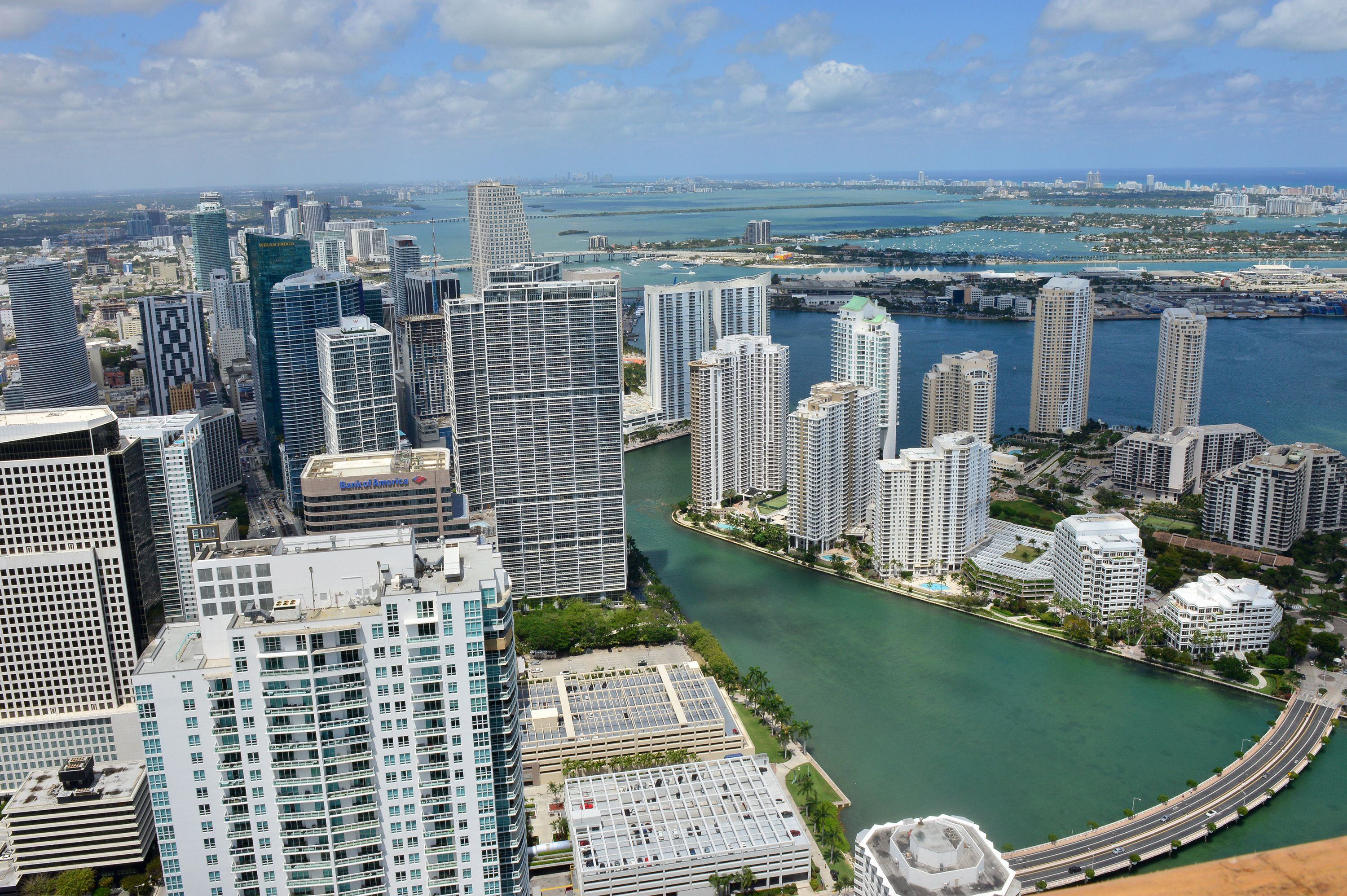 La transformación del horizonte de Miami ilustra el dinamismo de una ciudad que aspira a convertirse en un referente de innovación y sostenibilidad en la construcción de alturas. (EFE/Giorgio Viera)