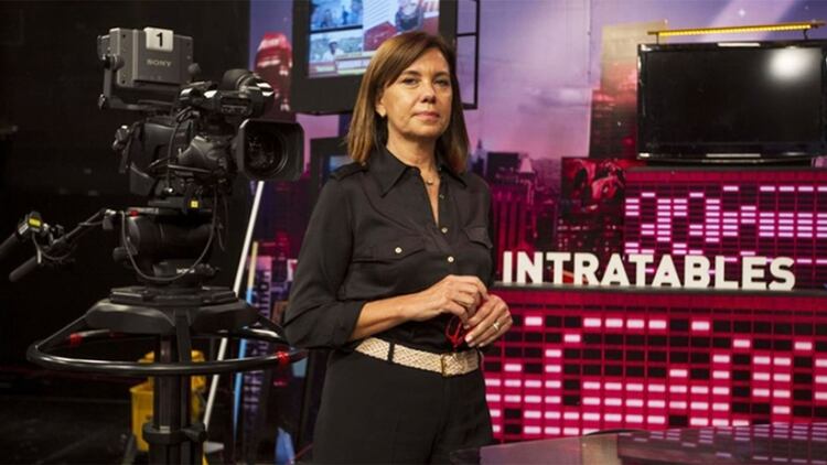 Liliana Parodi, delante la escenografía de un programa insignia de América: “Intratables”