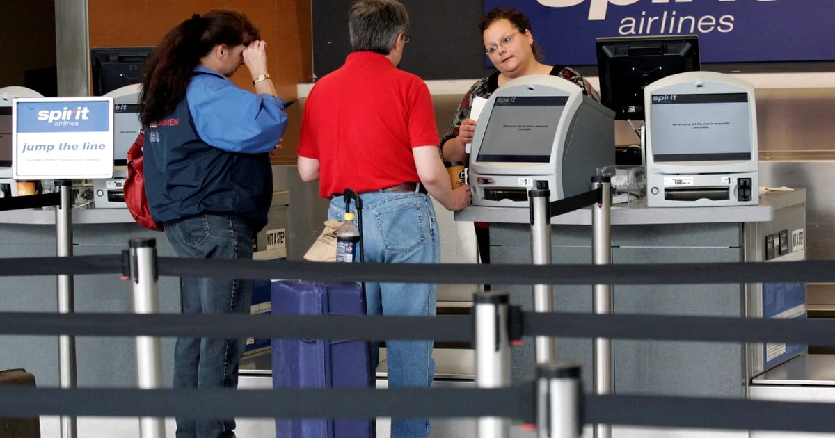 Una compagnia aerea ha imbarcato un bambino di 6 anni che viaggiava da solo sul volo sbagliato