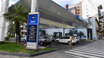 YPF fue la primera en ajustar