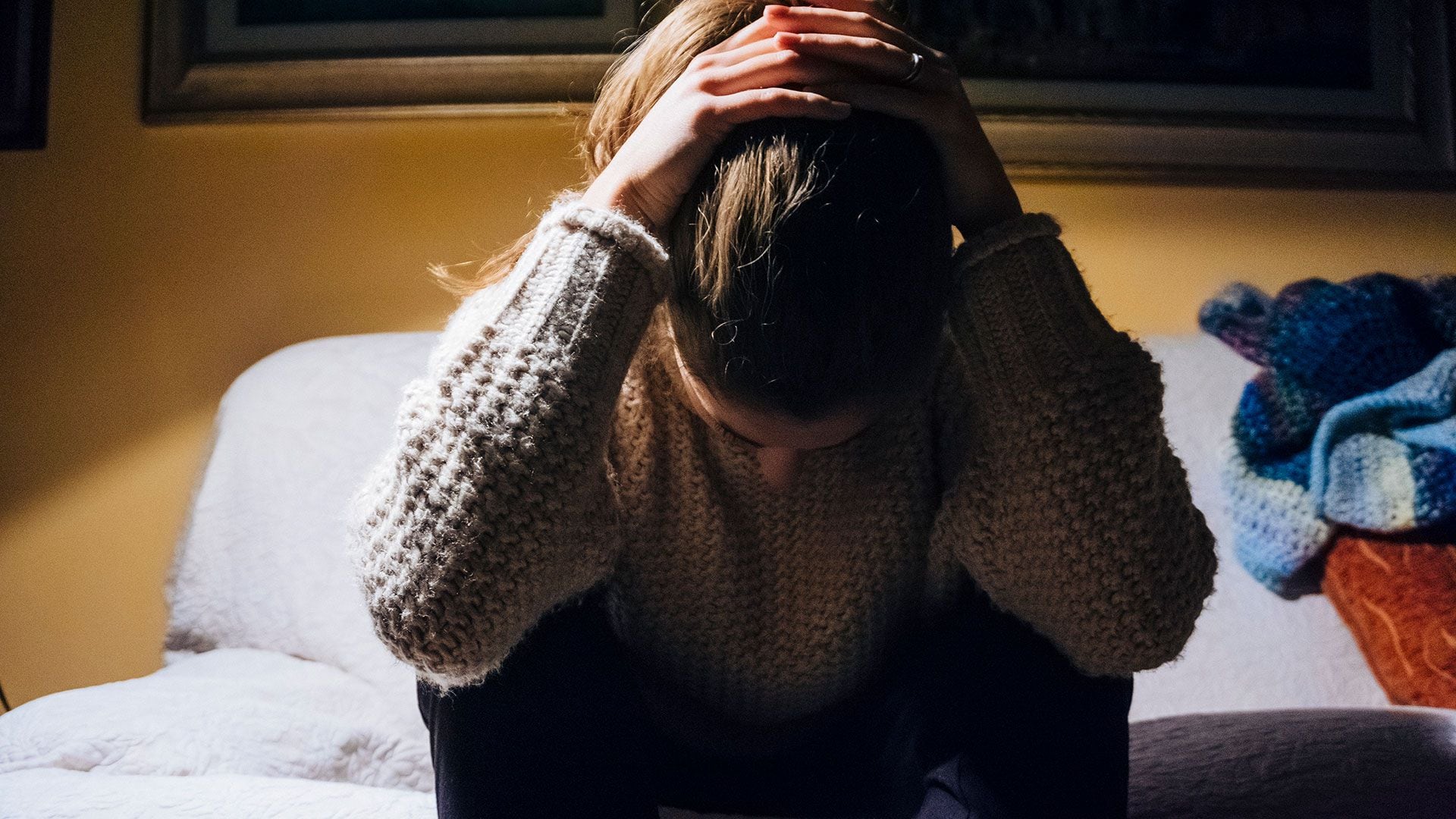 El estado depresivo no se caracteriza por una disminución del estado de ánimo, sino más bien por un aumento del mismo, una afectividad desmedida orientada hacia el displacer
(Getty Images)