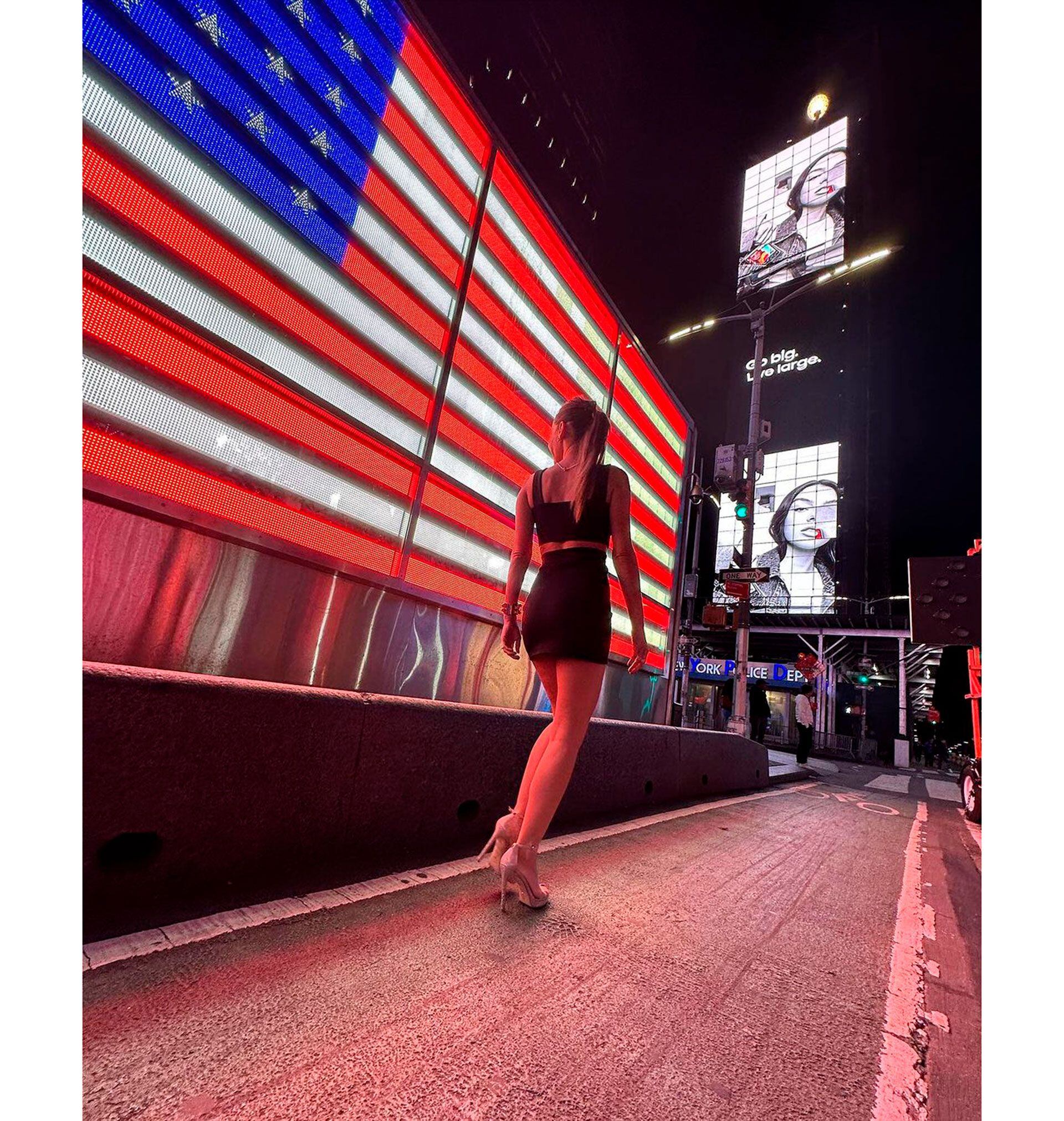 Pampita deslumbró con su look en Nueva York