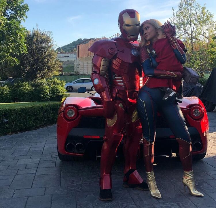 La familia se disfrazó de los personajes de Avengers para ver el estreno de la película (Foto: Instagram @KylieJenner)