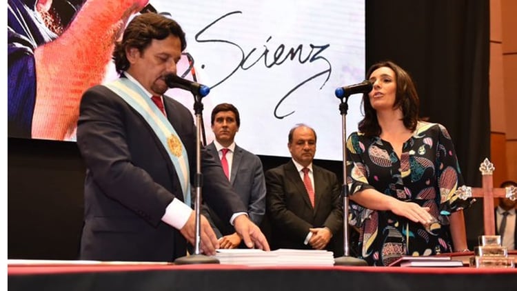 Josefina Medrano, durante su jura como ministra de Salud, tras la asunción de Gustavo Sáenz como gobernador de Salta.