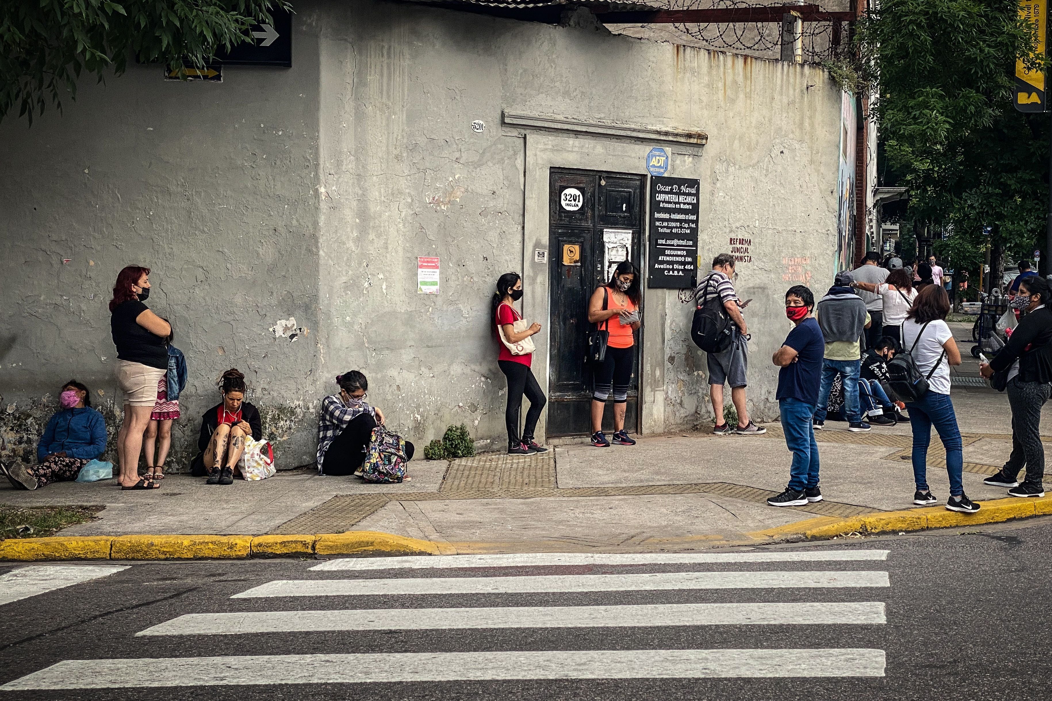 La EPH del Indec registra trimestre a trimestre que no se reduce significativamente el tiempo de un trabajador desocupado: pasó de 271 días promedio a 261 días, según el último dato relevado correspondiente al tercer trimestre en comparación con igual período de seis años antes (EFE)