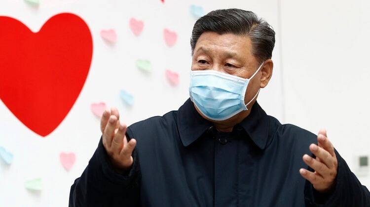 Xi Jinping en febrero último, cuando el mundo apenas vislumbraba una pandemia como la que padece hoy como consecuencia del ocultamiento del régimen chino (AP)