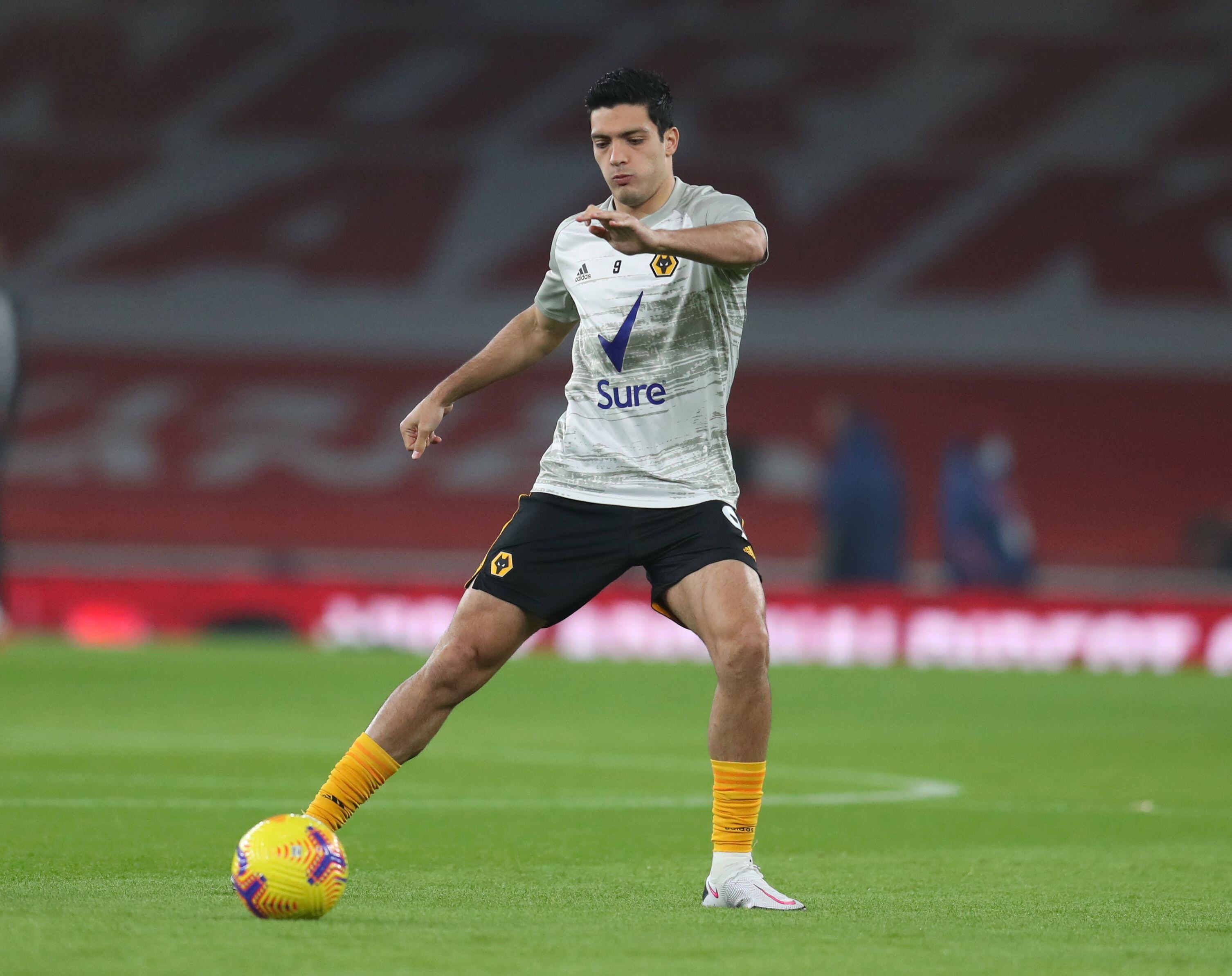 Raúl Jiménez estuvo presente hoy con su equipo (Foto:  Catherine Ivill/EFE/EPA)