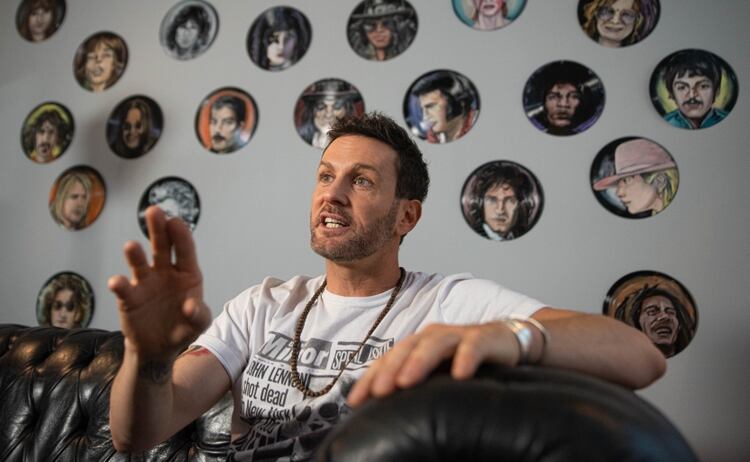 En su descargo sobre el episodio con Tini Stoessel dijo que había sido un malentendido. Sin embargo, sobre la denuncia penal no hizo declaraciones. 