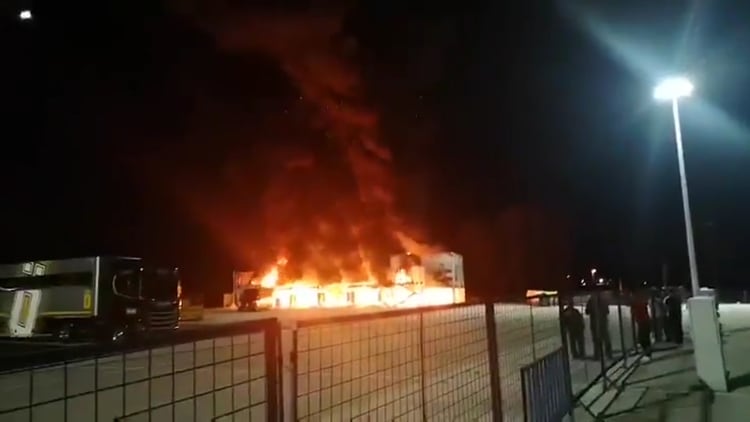 Las llamas alcanzaron los seis metros de altura según informaron medios españoles