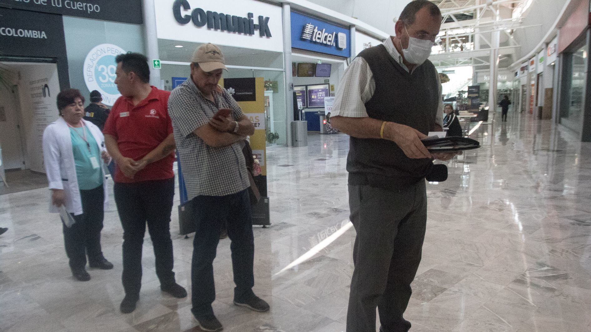 Los créditos solidarios van dirigidos a patrones. (Foto: Cuartoscuro)