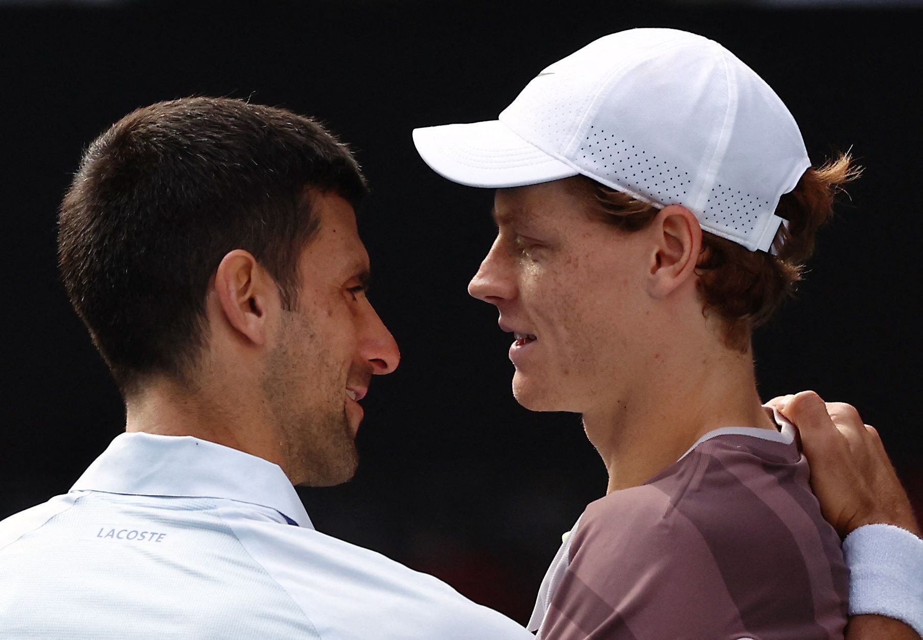 Jannik Sinner hizo historia y venció en semifinales a Novak Djokovic, 10 veces ganador del Abierto de Australia (REUTERS/Eloisa Lopez)