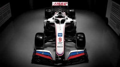 El automóvil de Haas también tiene el sello de 1&1, una empresa de telecomunicaciones alemana y patrocinadora de Mick Schumacher (@HaasF1Team)
