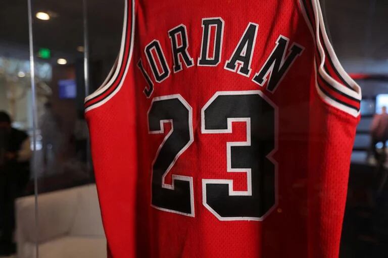 La camiseta de Michael Jordan del primer juego de la final de la NBA de 1998  