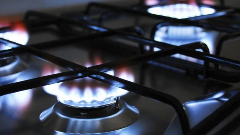 El Gobierno estimó un tope de 400% de aumento para residenciales en las facturas de gas. (Infobae)