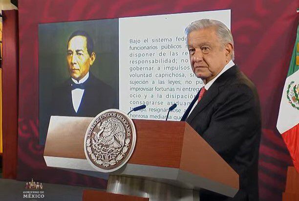 El presidente López Obrador dijo que los ministros de la Corte deben vivir, como lo señalaba Benito Juárez, en la "justa medianía". (Presidencia)