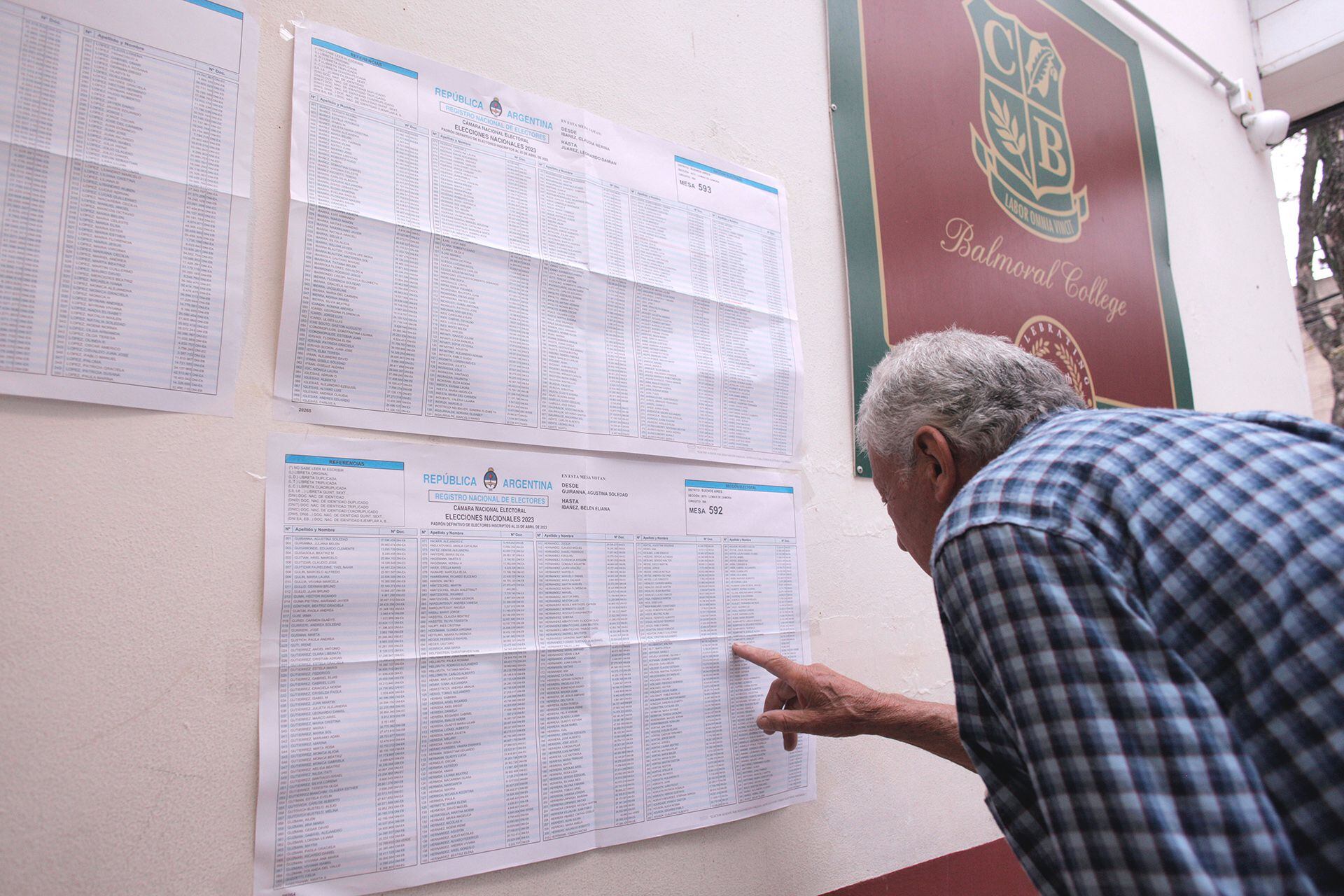 Elecciones 2023 - escuela donde vota Martín Insaurralde
