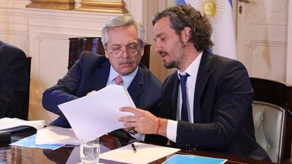 Este jueves Alberto Fernández definirá los detalles del decreto junto a su jefe de Gabinete, Santiago Cafiero