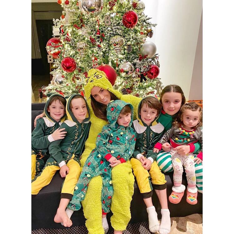 Inés Gómez Mont junto a sus hijos (IG: inesgomezmont)