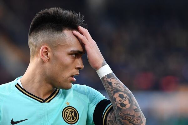 Inter Milan's Argentinian forward Lautaro Martinez reacts during the Italian Serie A football match Lecce vs Inter Milan on January 19, 2020 at the Via del Mare stadium in Lecce. (Photo by Tiziana FABI / AFP)