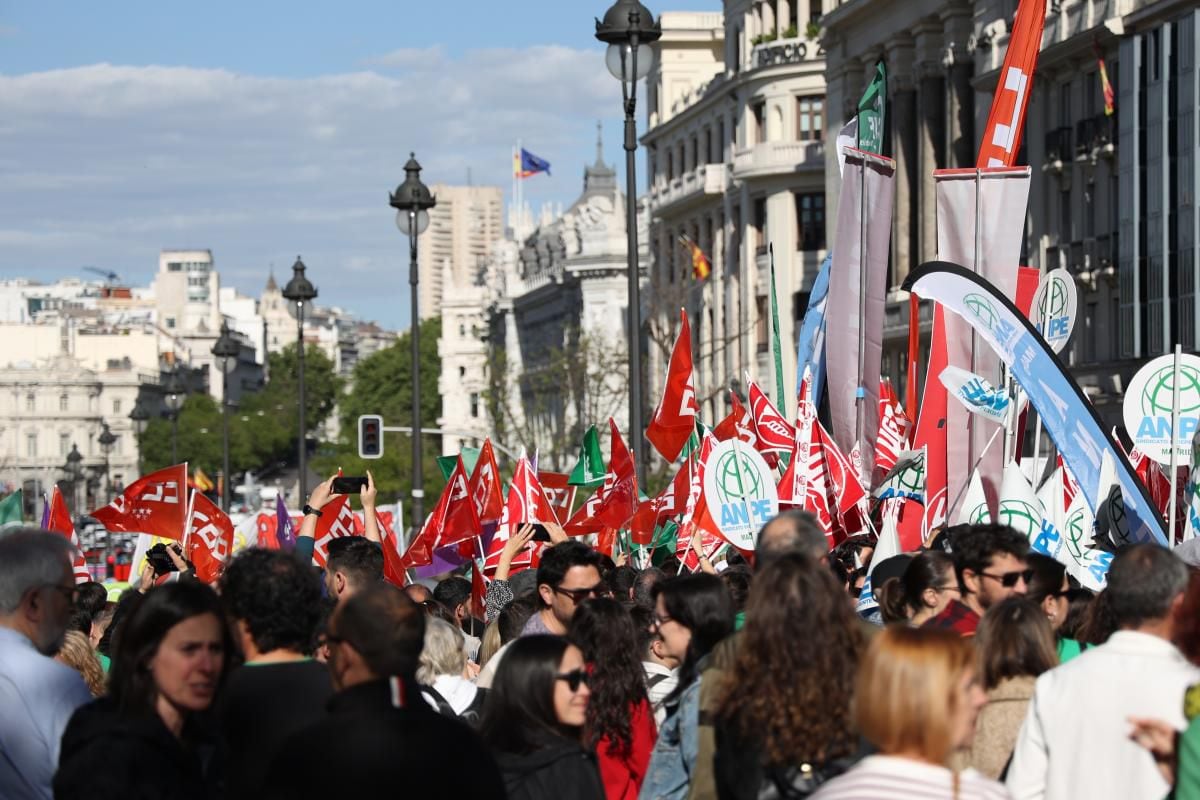 Concentración frente a la Consejería de Educación de la Comunidad de Madrid el 23 de abril de 2024. (CCOO)
