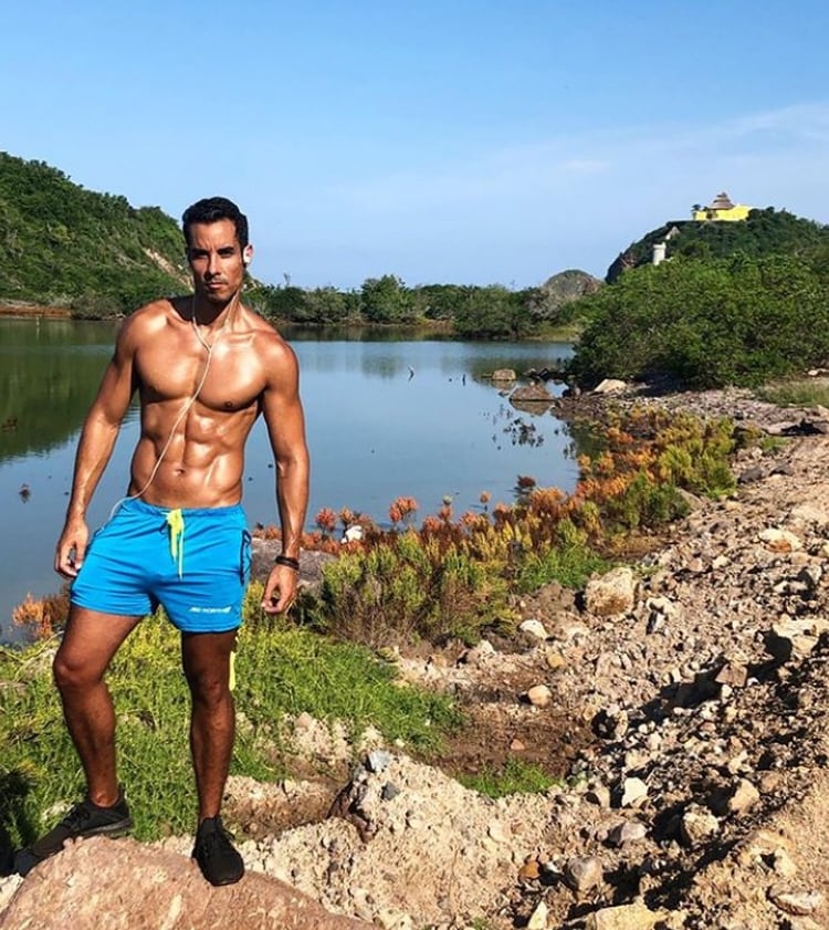 Según su descripción en Instagram, a Sandí le gusta viajar y llevar un estilo de vida saludable (IG: alejandro_sandi)