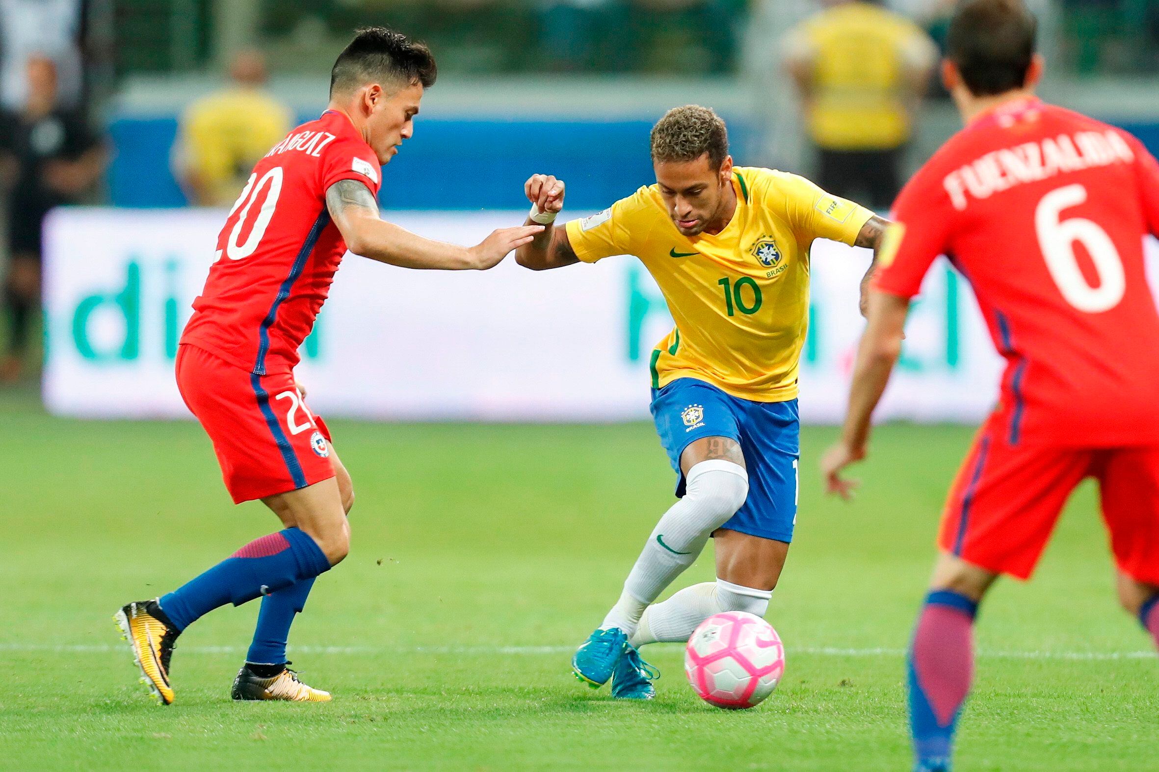 What time do Chile vs Brazil play LIVE for Qatar 2022 Qualifiers? - Infobae