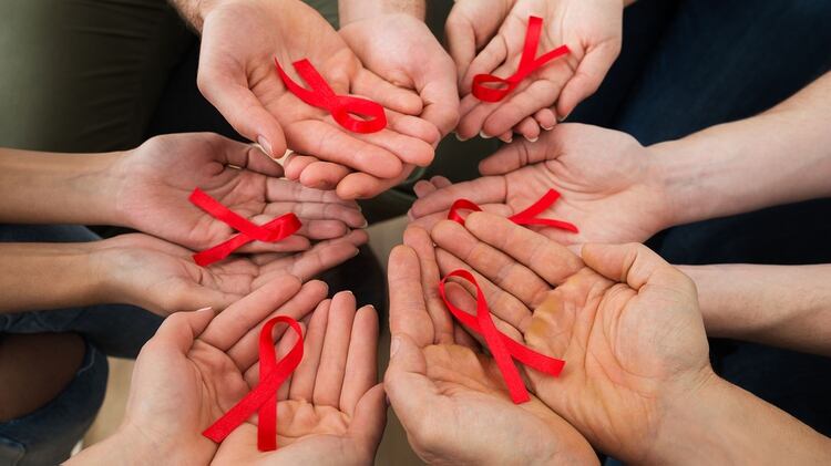 En 1981, el diagnóstico del VIH era una sentencia de muerte. Hoy, en cambio, hay más de 36 millones de personas viviendo con el VIH en el mundo. (Shutterstock)