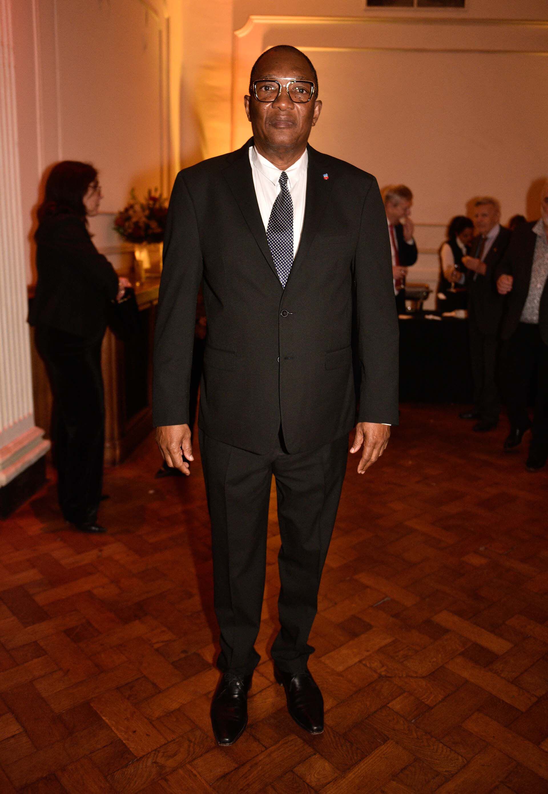 Vilbert Belizaire, embajador extraordinario y plenipotenciatio de Haití 