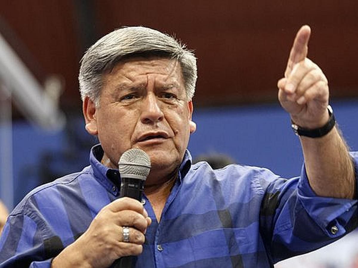 瓦坎西亚对阵佩德罗·卡斯蒂略:塞萨尔·阿库尼亚赞成美洲国家组织观察员在场