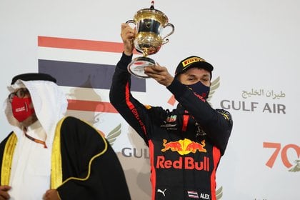 Alban sumó su segundo podio esta temporada (Foto: Reuters / Tolga Bojogs)