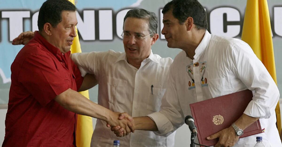 Chávez y Uribe inauguraron el gasoducto Transoceánico - Infobae