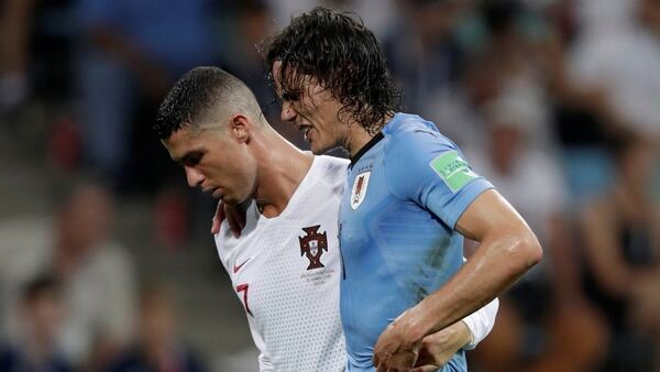 Cavani no pudo continuar y no entrenó esta mañana