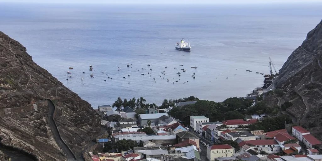 Cómo es Santa Elena, una de las islas más remotas del mundo donde Napoleón pasó sus últimos días