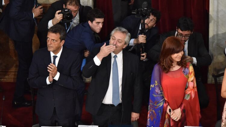 Alberto Fernández, junto a Cristina Fernández de Kirchner y Sergio Massa, en la apertura de las sesiones ordinarias del Congreso