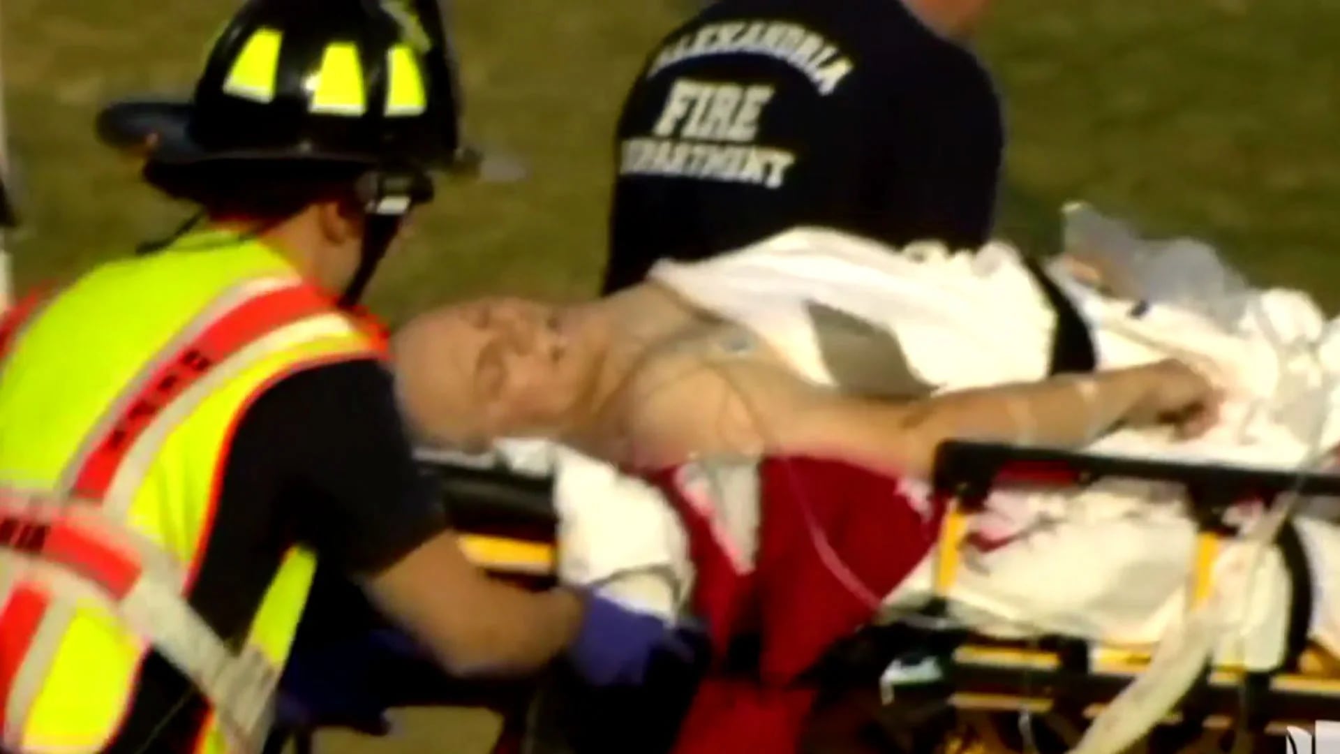 Steve Scalise atendido por los servicios de emergencia tras el tiroteo