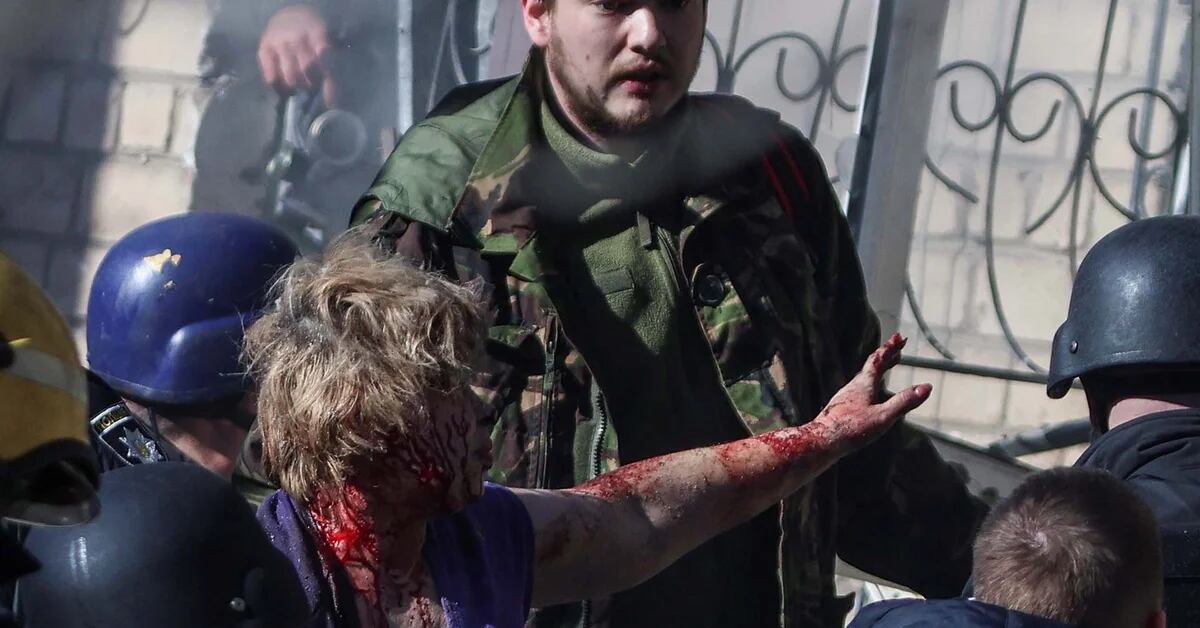 Un altro bombardamento russo di civili in Ucraina ha provocato la morte di almeno sei persone nelle regioni di Donetsk, Kherson e Sumy