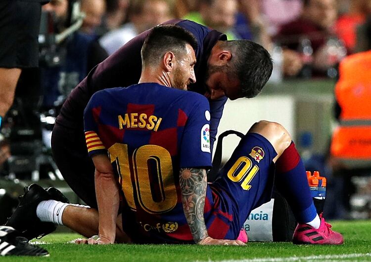 Messi venía de recuperarse de una lesión en su otra pierna (Reuters)