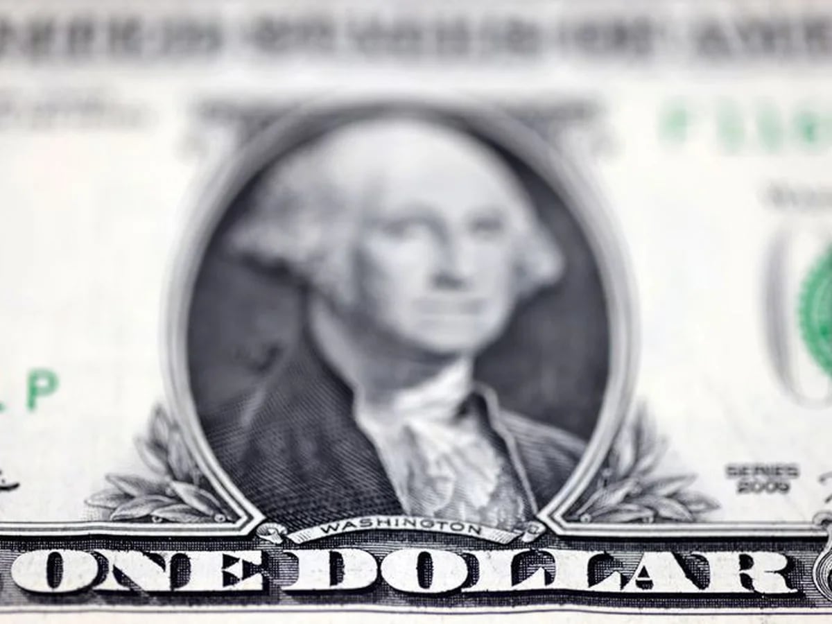El dólar “contado con liquidación” subió 50% en menos de un mes y complica el plan del Gobierno