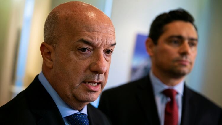 Simonos y el embajador de Guaidó en Washington, Carlos Vecchio