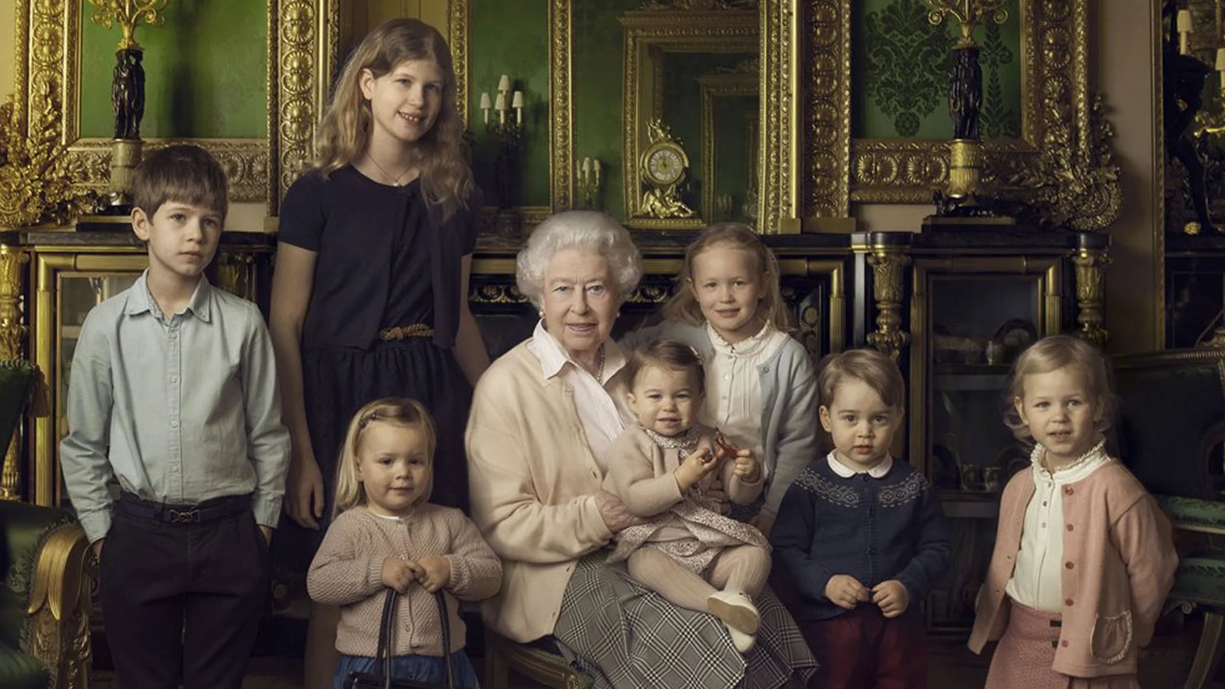 La Reina tiene ocho nietos y cinco bisnietos, entre ellos el pequeño heredero del trono, George.